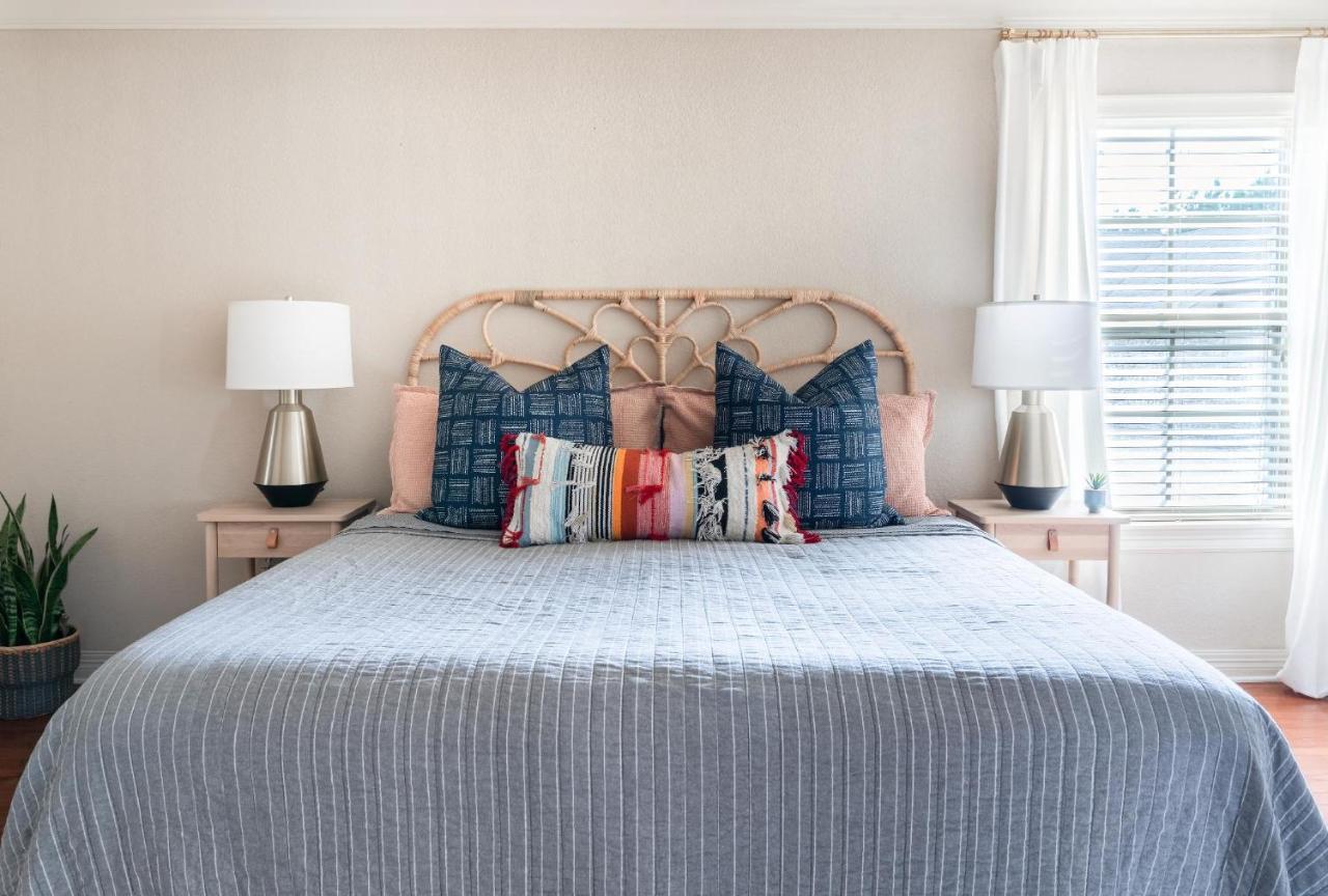 Cottage Getaway - Quiet Cottage Charm Near U Of A เฟย์เอตต์วิลล์ ภายนอก รูปภาพ